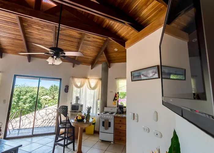 Casa Connie Lodge Playa Hermosa (Guanacaste)